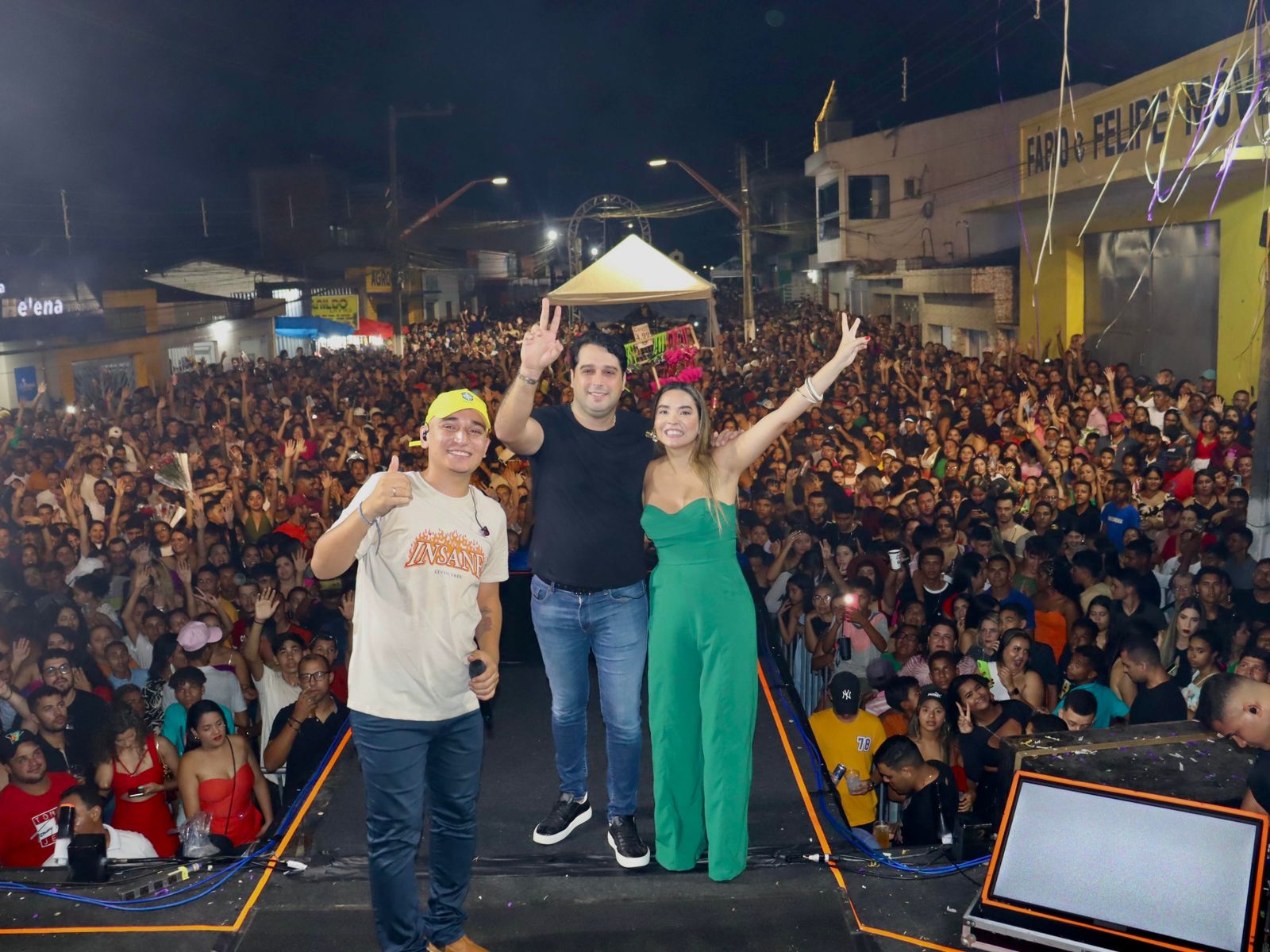 Notícia Festa Da Padroeira Primeira Noite De Programação Artística Lota Praça Central De 